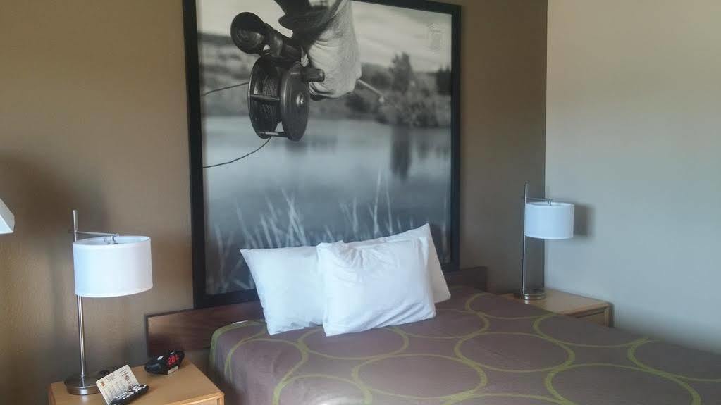 Super 8 By Wyndham Dillon Motel Ngoại thất bức ảnh