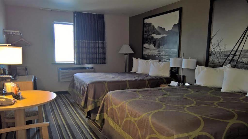Super 8 By Wyndham Dillon Motel Ngoại thất bức ảnh