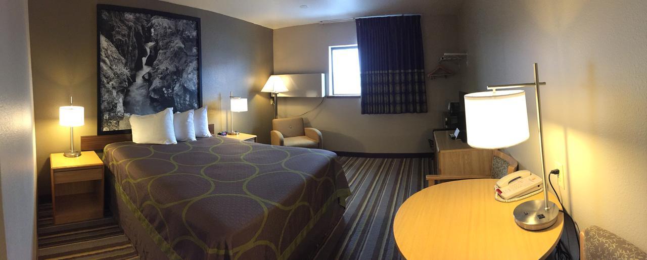 Super 8 By Wyndham Dillon Motel Ngoại thất bức ảnh